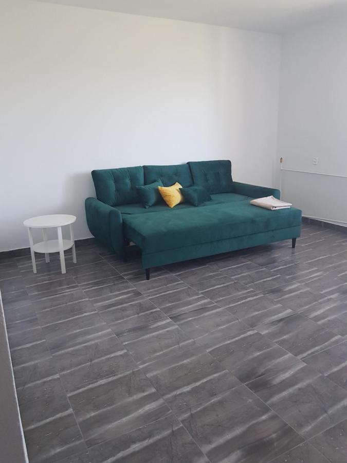 F.H.U Bed And Brekfast Apartment Glinik Exterior photo